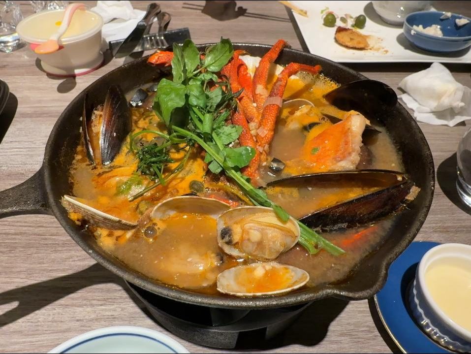 伊豆マリオットホテル修善寺の夕食で提供されたブイヤベースの海鮮鍋